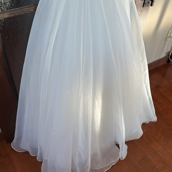 Mac Duggal Elegant Strapless White and rhinestone strapless size 2 - Picture 8 of 13